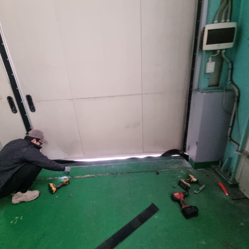 시흥 공장 슬라이딩문 고무패킹으로 문틈막는방법